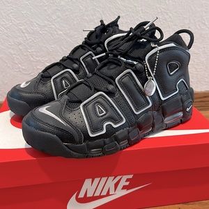 Women’s Nike Uptempo ‘96 inch Black/Metallic Silver US 8.5